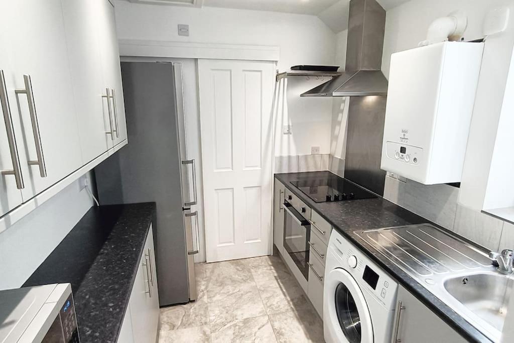 Cntrl Reading Modernized 3 Bedroom House المظهر الخارجي الصورة